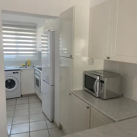 Corner Townhouse In Regina Gardens, Appartement Paphos