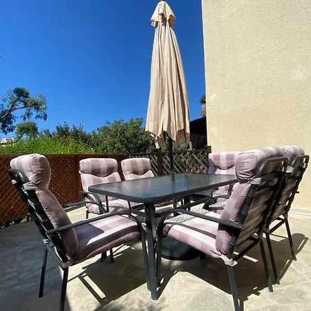 Appartement Corner Townhouse In Regina Gardens, *